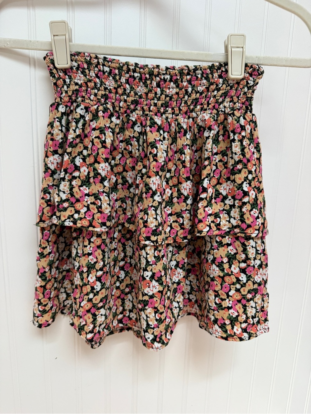 MinkPink floral boho tiered mini skirt elastic waist boutique NWOT xsnall